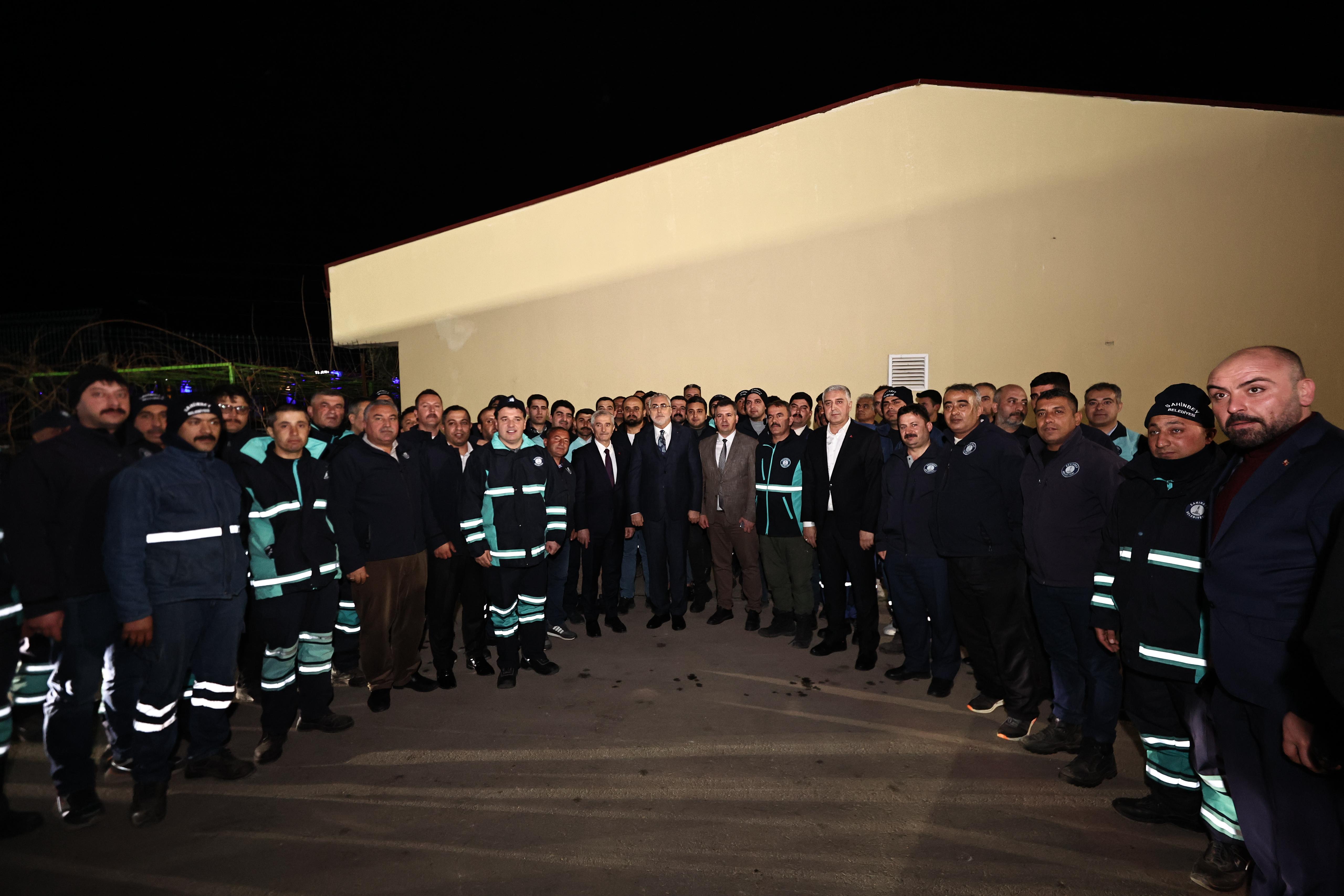 Bakan I��khan, Belediyemiz ���ileriyle Sahur Yapt�