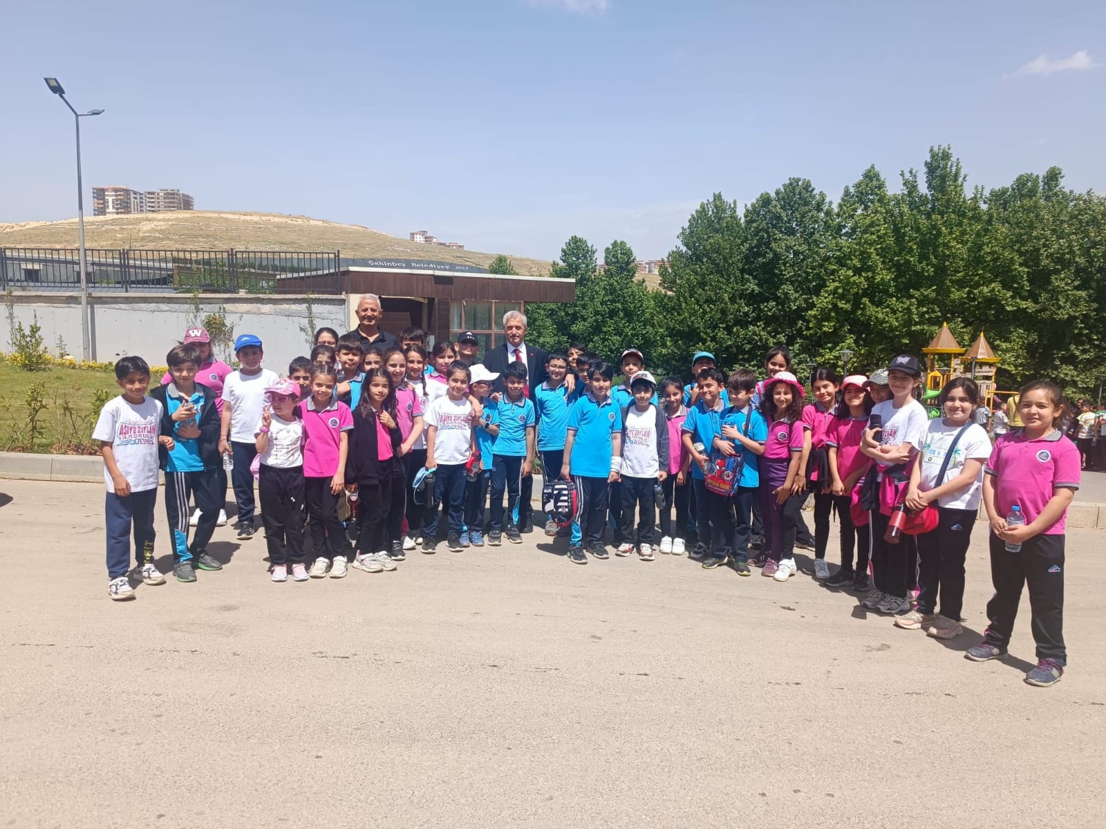 Belediyemiz ��rencilerin Y�z�n� G�ld�r�yor 