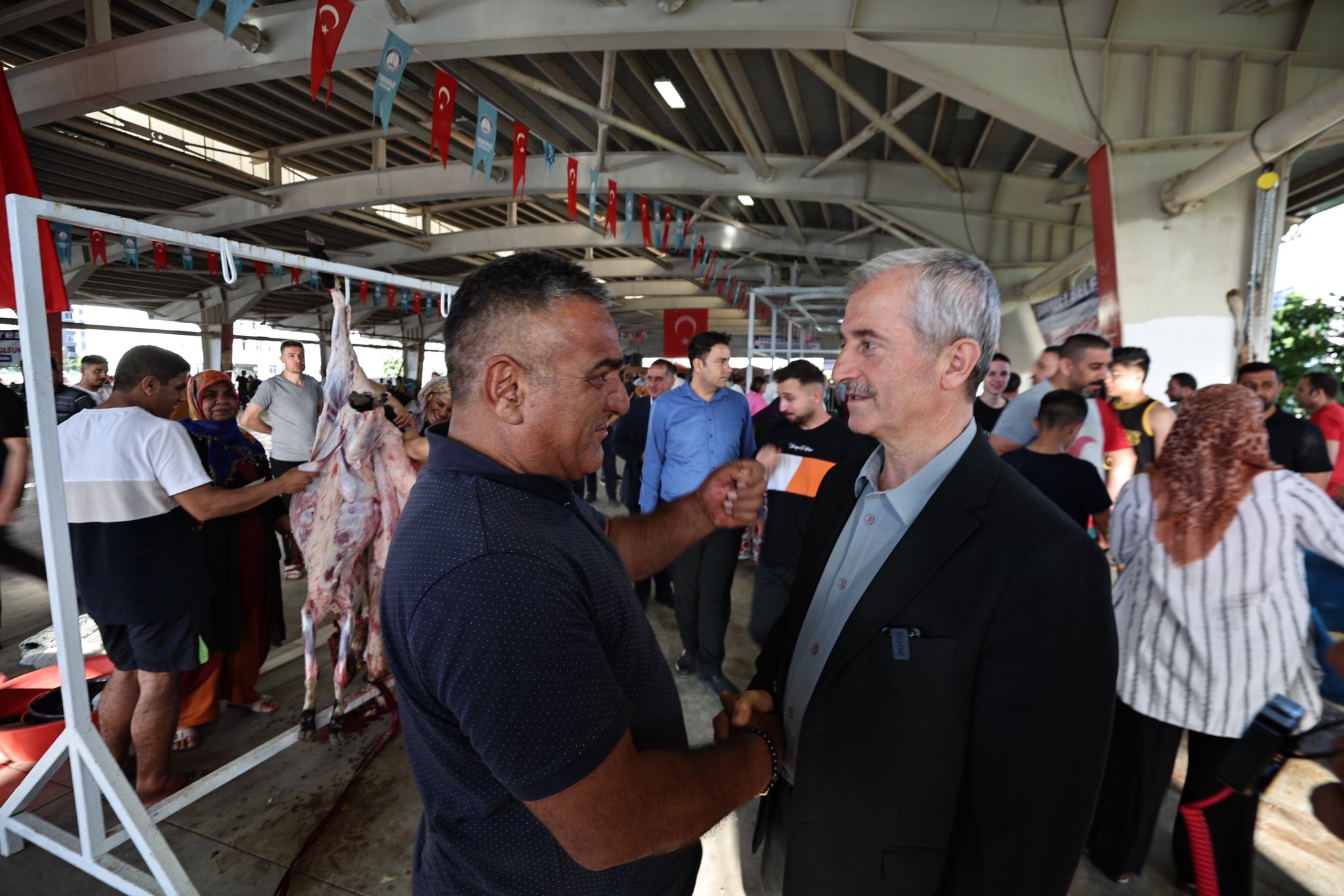 Ba�kan�m�z Kurban Kesim Alanlar�n� Ziyaret Etti