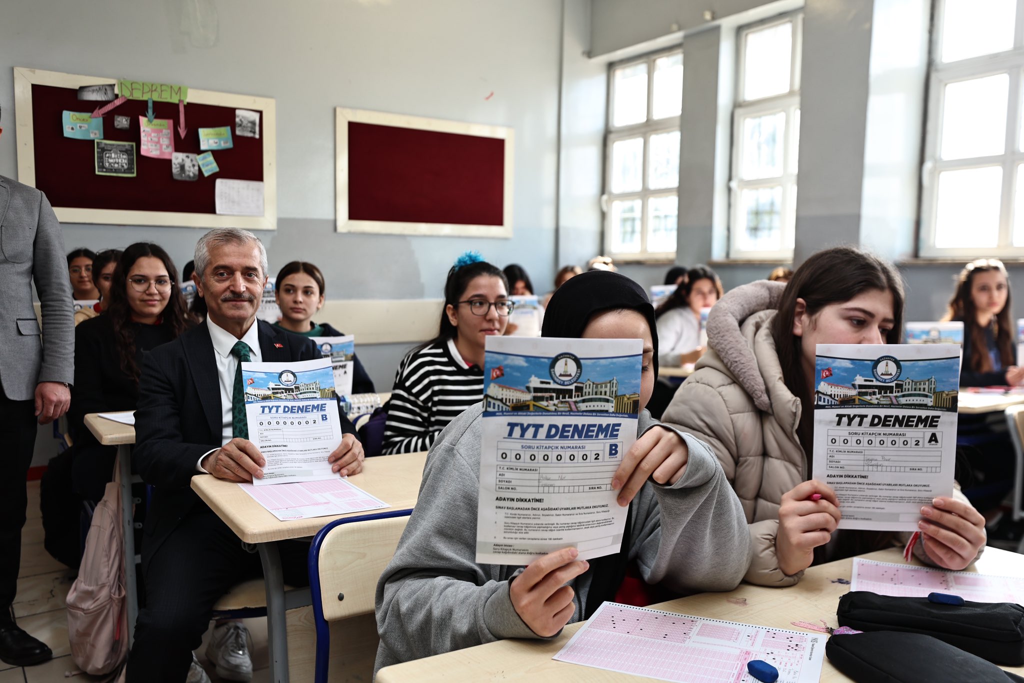 Belediyemizden ��rencilere 3 Milyondan Fazla Deneme Seti Deste�i