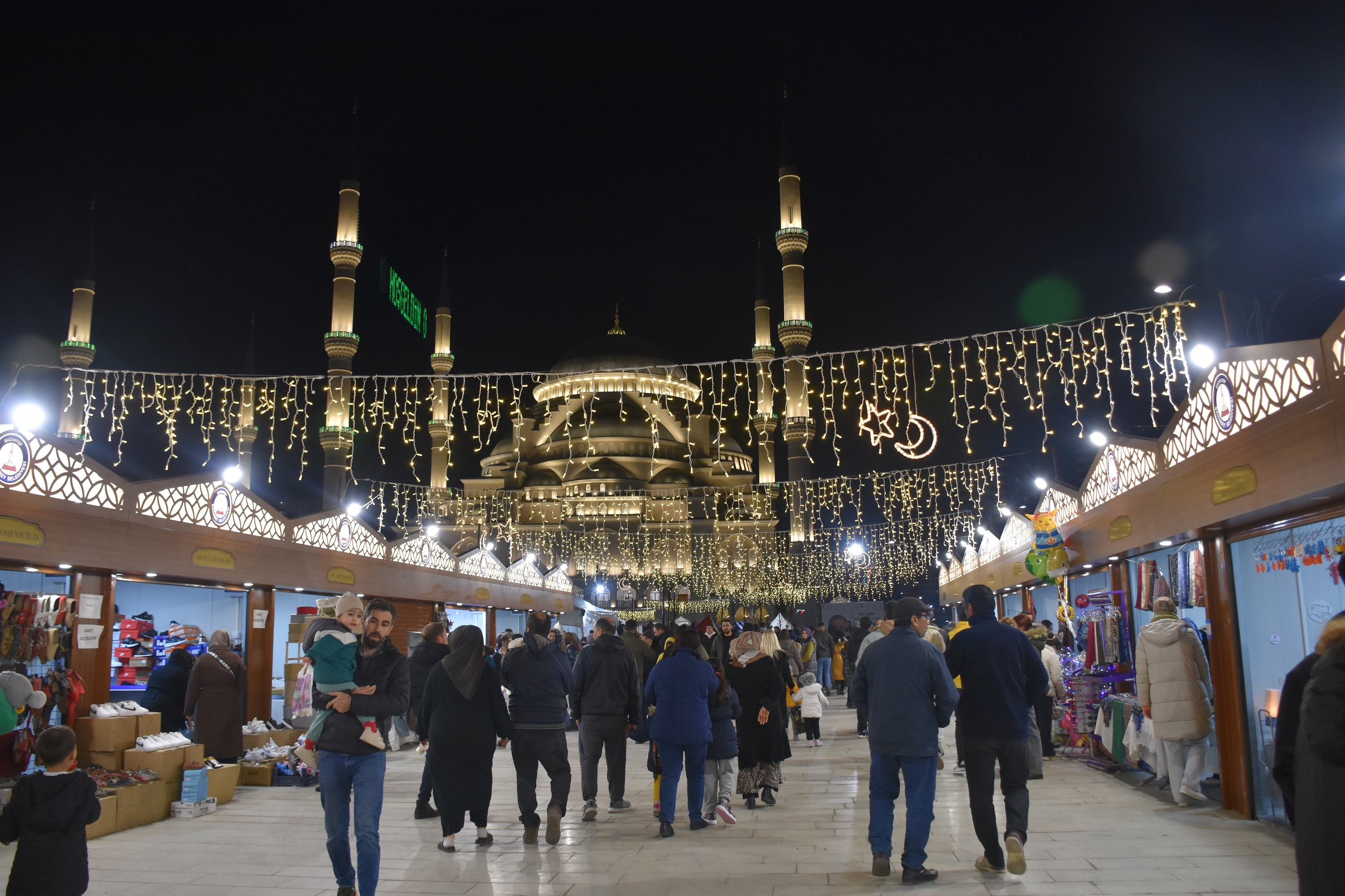 �ahinbey�de Ramazan Bir Ba�ka