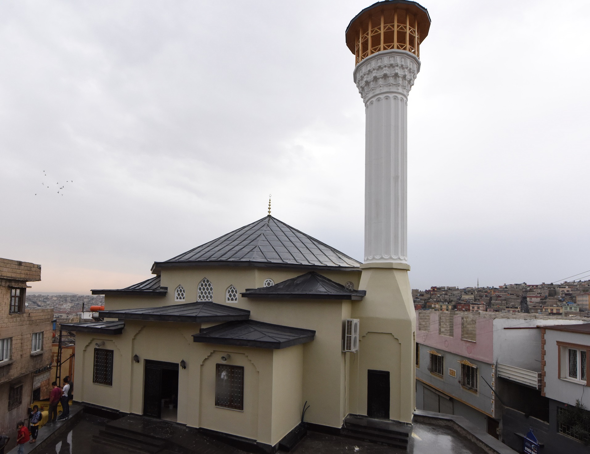 �mam-� Azam Camii
