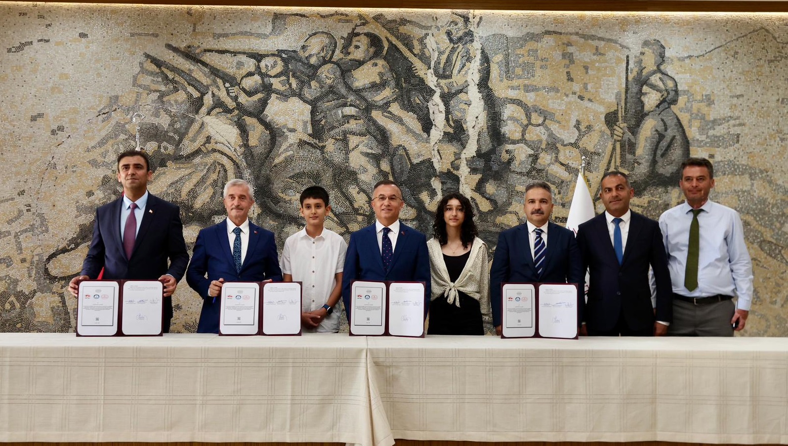 Belediyemizin rencilere Verdii Destek 1 Milyar TLyi At