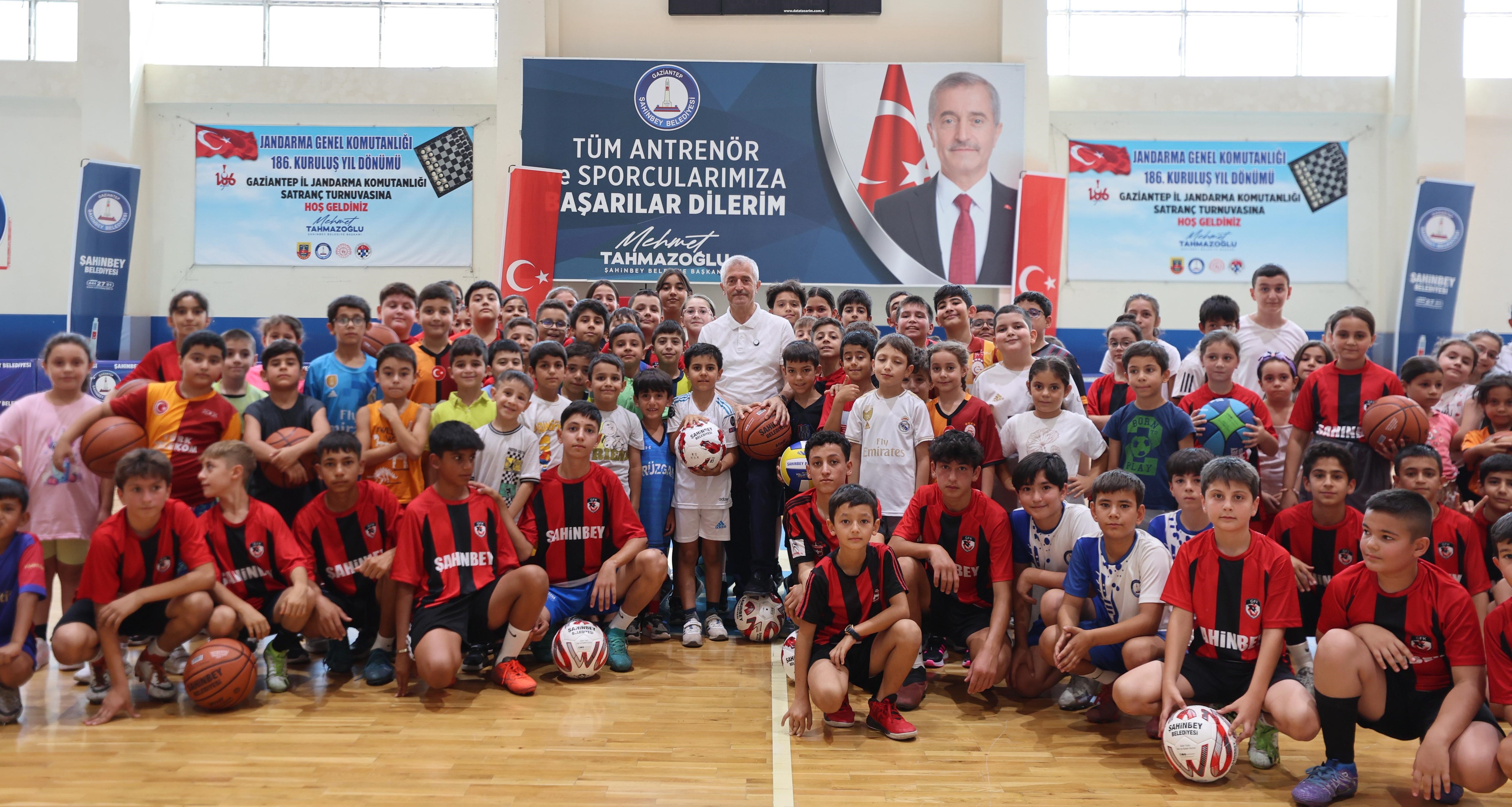 Bakanmz Yaz Spor Okulunda rencilerle Bulutu